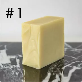 Étape #1 : Je me démaquille et me nettoie le visage